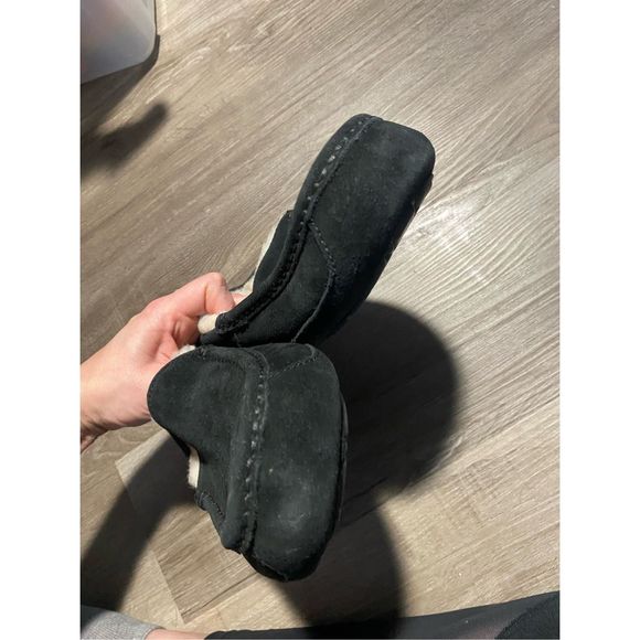 UGG NWOT Ascot Slippers, Black, Mens Size 7/ Womens Size 8.5, MSRP $160 - Picture 8 of 9